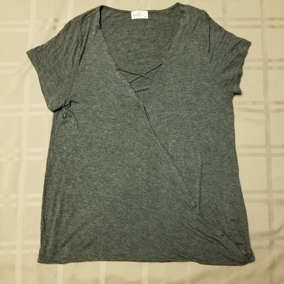 🎄Glitz charcoal short sleeved shirt with detailing - Picture 2 of 6